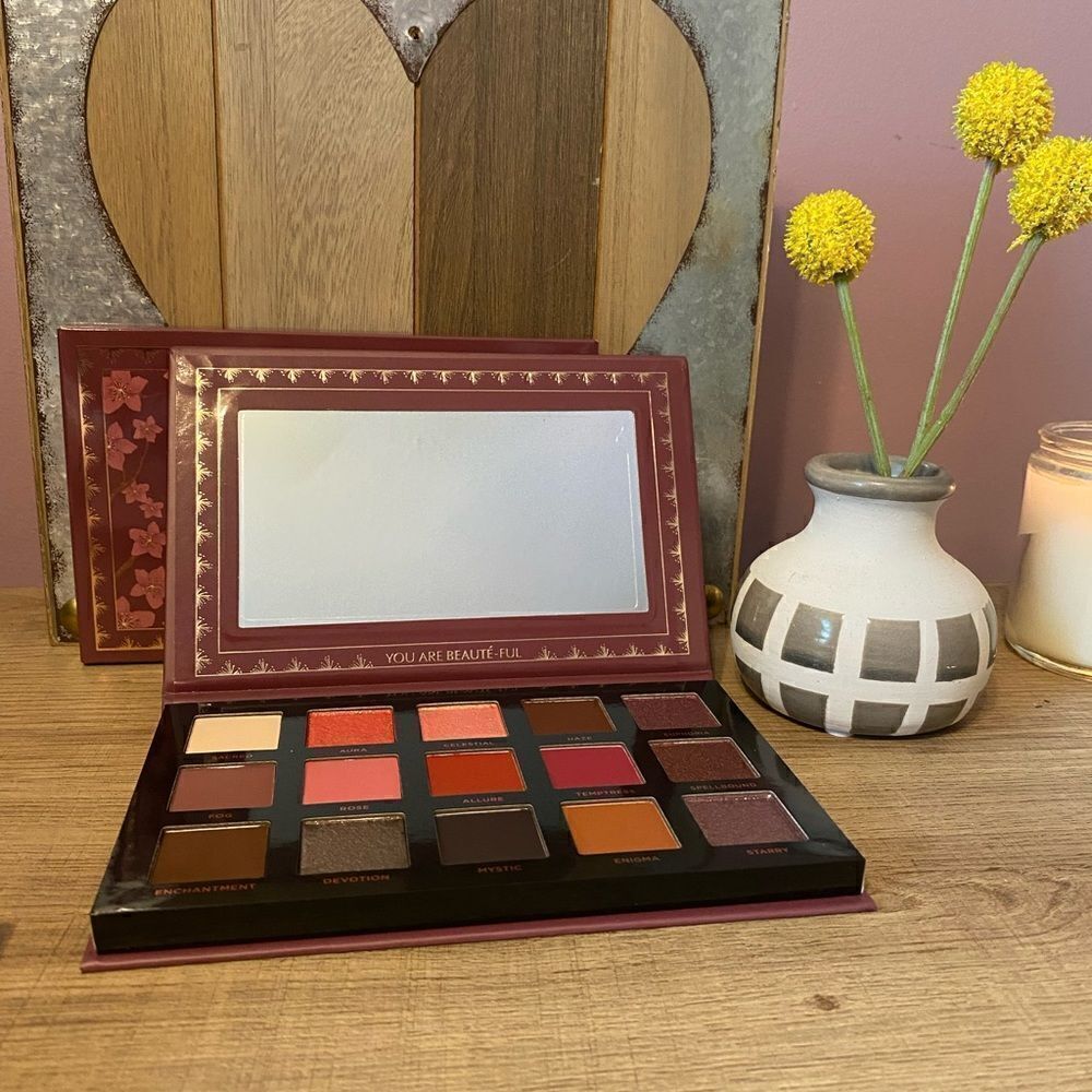 ACE BEAUTY mystic romance palette